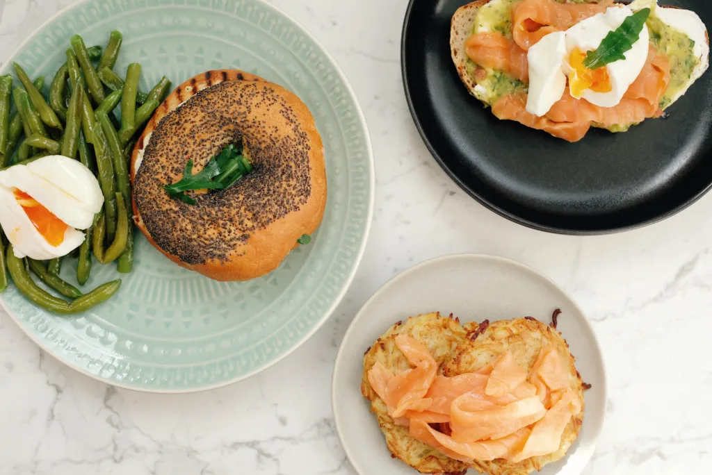 What To Serve With Bagels For Breakfast (Great Ideas!)
